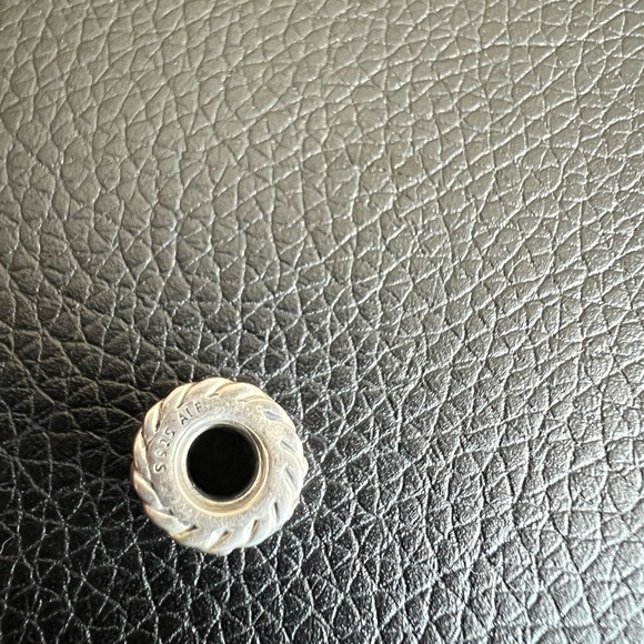 Pandora spacer with crystals - Picture 4 of 4